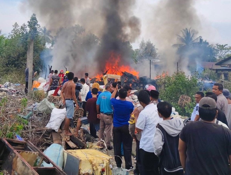 Rumah Warga di Gang Tumu Selatpanjang Ludes Terbakar