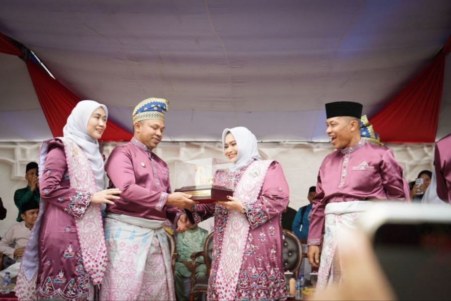 Gubri Abdul Wahid Buka Pawai Taaruf MTQ ke-43 Riau: Semarak Ragam Budaya Tampil di Bengkalis