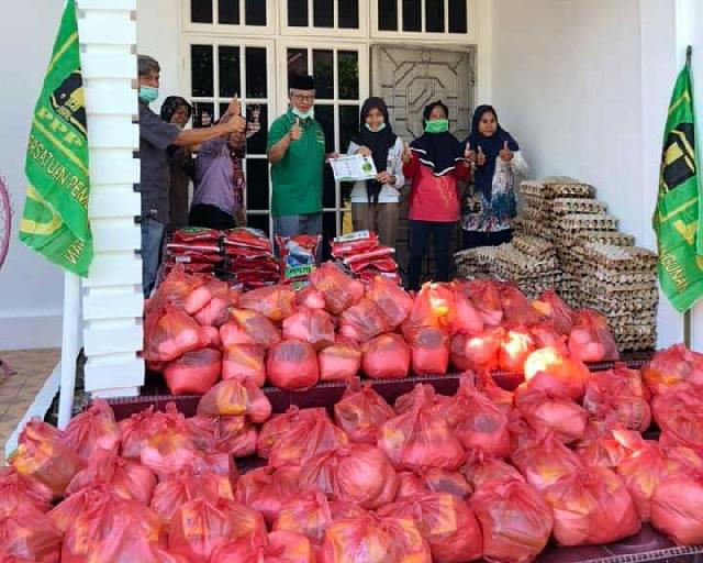 Syamsurizal, Anggota DPR–RI Dapil Riau 1 Bagikan Sembako Untuk Warga Membutuhkan