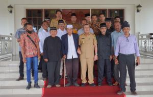 Tokoh Adat Kuansing Sampaikan Keluh Kesah Kepada Gubernur Riau Terkait Tanah Ulayat