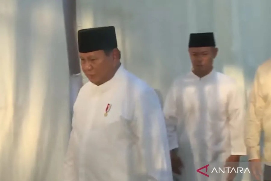Presiden Prabowo Salat Id di Masjid Darussalam Aceh Tamiang