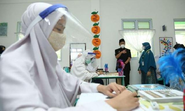 SMA dan SMK di Riau Mulai Sekolah Tatap Muka Terbatas, Ini Penjelasannya