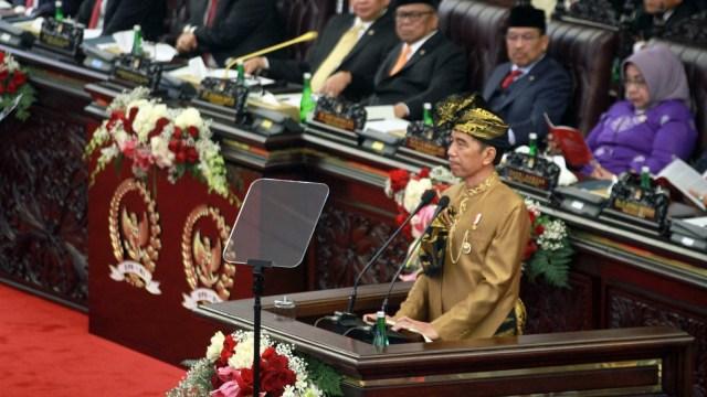 Jokowi Tak Naikkan Gaji PNS di 2020, Gaji ke-13 dan THR Tetap Ada