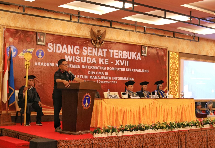 Hadiri Wisuda Mahasiswa AMIK, Bupati Asmar Janji Kembangkan Perguruan Tinggi Daerah