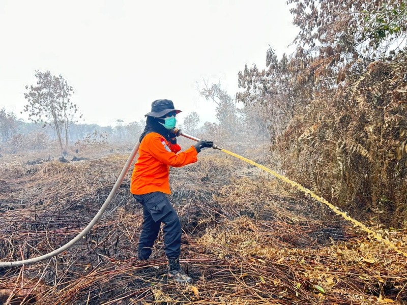 Sosok Sari Rahayu, Rescuer Wanita Basarnas di Tengah Kepungan Asap Dumai
