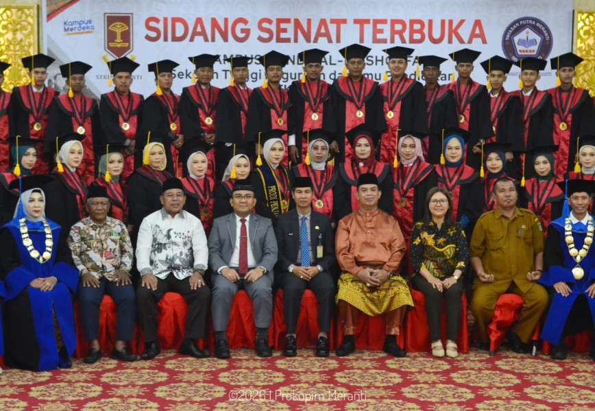Wisuda STKIP Meranti, Sekda Sudandri: Jadilah Agen Perubahan di Dunia Pendidikan