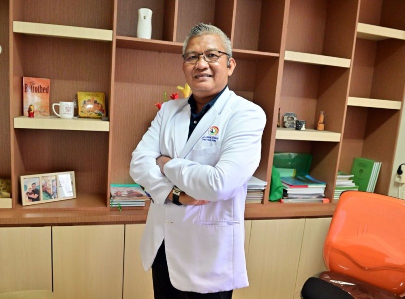 Dokter Ahli RSUD Arifin Achmad Berhasil Lakukan Clipping Aneurisma Pasien Stroke