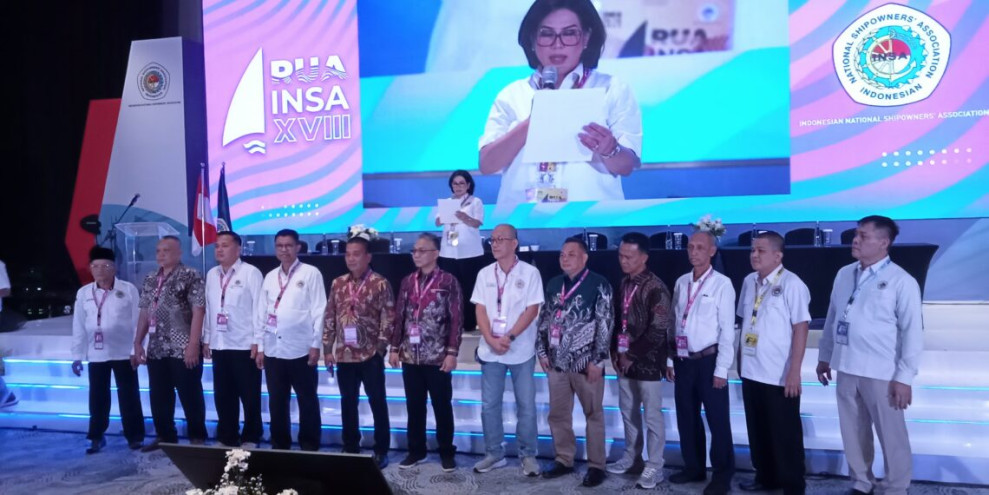 Ketua Umum DPP INSA Carmelita Hartoto Kukuhkan 12 Pengurus DPC INSA
