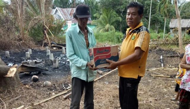Korban Kebakaran Rumah di Selat Akar Terima Bantuan BPBD