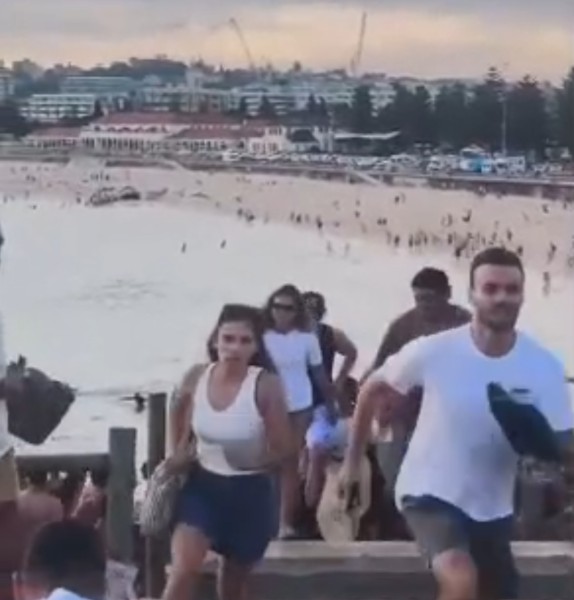 Sedikitnya 10 Orang Tewas Saat Penembakan Massal di Pantai Bondi Australia