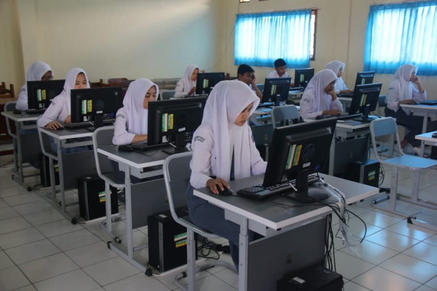 Pemprov Riau Siapkan 3.527 Kuota SMA dan SMK Swasta Gratis Lewat Jalur BOSDA Afirmasi