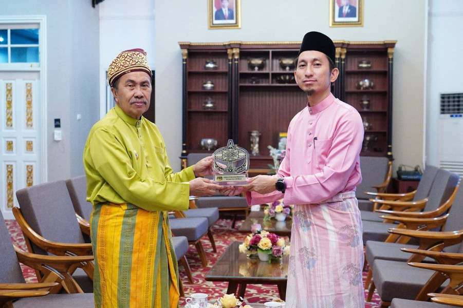 Pejabat Baru Konsul Malaysia di Pekanbaru Silaturahmi dengan Gubernur Riau