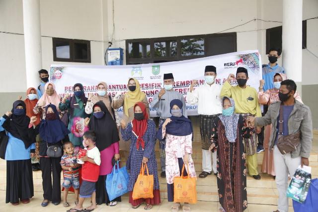 95  Bantuan Spesifik Diserahkan Kepada Perempuan, Anak, dan Lansia di Kabupaten Siak