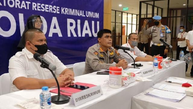 Polda Riau Ungkap Kasus Penggelapan Yang Rugikan Pengusaha Sembako Senilai Rp3,7 Milyar