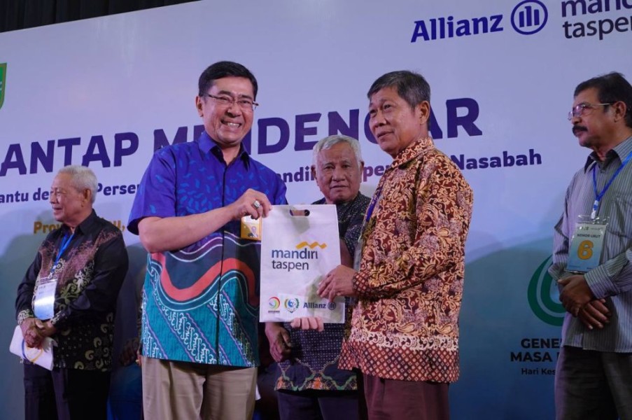 Program CSR Mandiri Taspen Bagikan Alat Bantu Dengar 250 Warga Riau