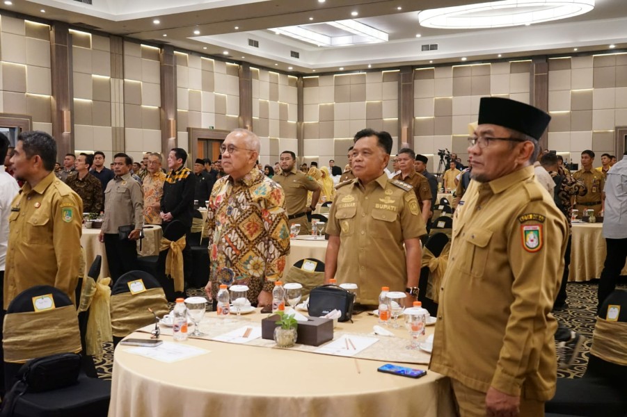 Bupati Asmar Hadiri Sarasehan Kebangsaan MPR RI di Pekanbaru