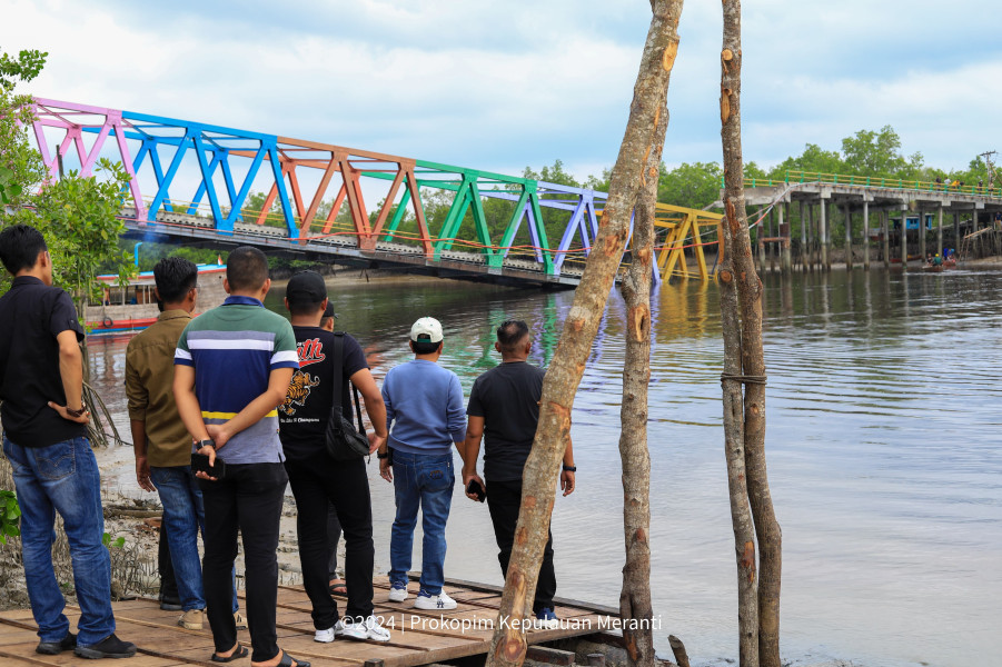 Plt Bupati Asmar Tanggung Biaya Pembangunan Pelabuhan Kempang Alai-Gogok, Anak Sekolah Gratis