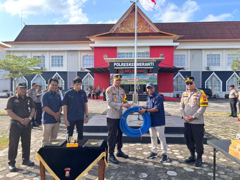 Polres Kepulauan Meranti Terima Bantuan Peralatan Pemadam Karhutla dari PT ITA