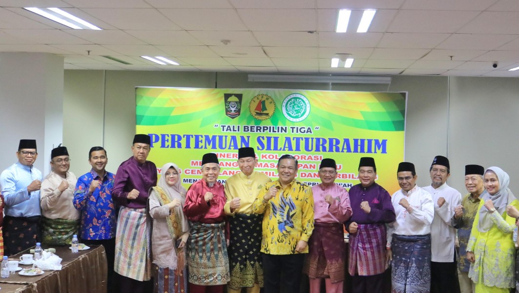 Wabup Muzamil Apresiasi Konsep Tali Berpilin Tiga pada Halal Bihalal FKMPR