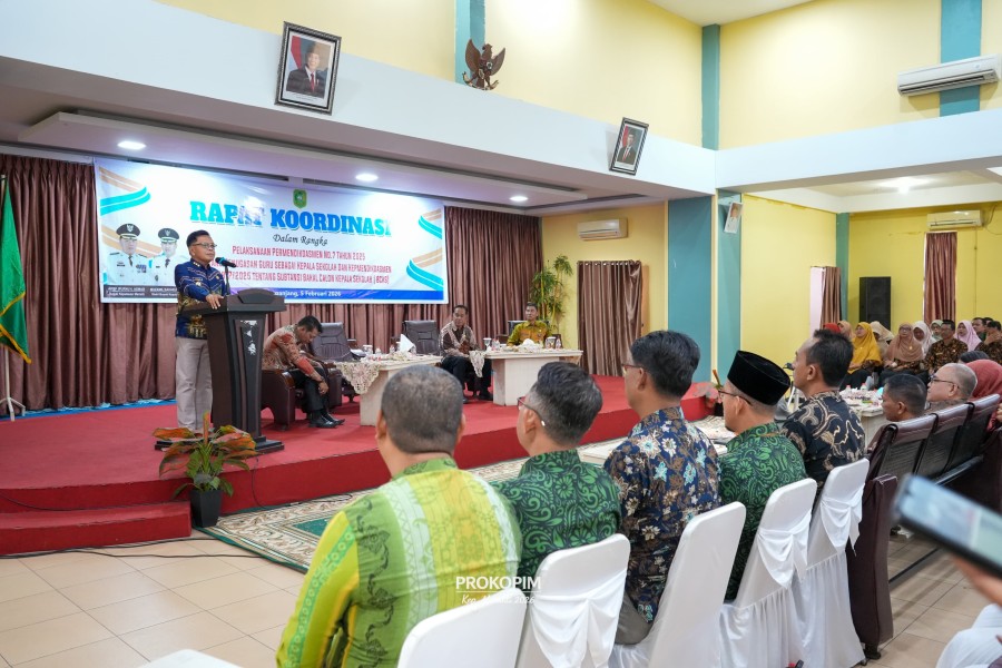 Bupati Asmar Tegaskan Kepala Sekolah Bukan Sekadar Administrator