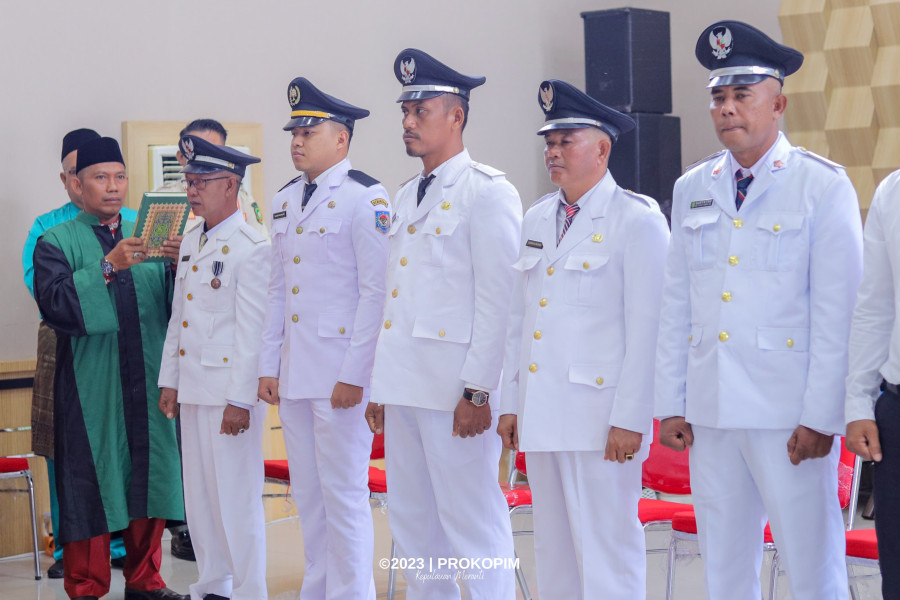 Plt Bupati Asmar Lantik 5 Penjabat Kepala Desa