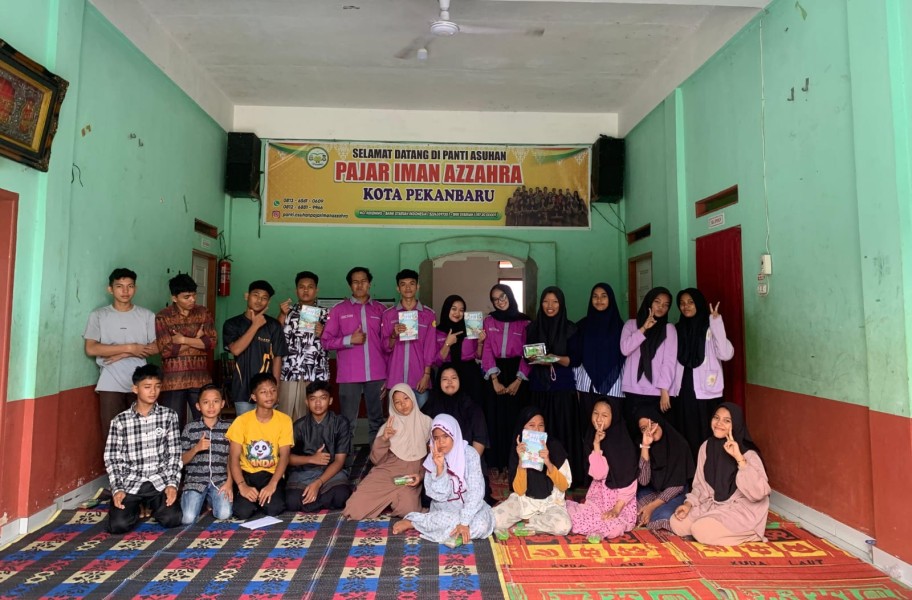 Mahasiswa UMRI Perkenalkan Makanan Khas Melayu Riau di Panti Asuhan Pajar Iman Azzahra