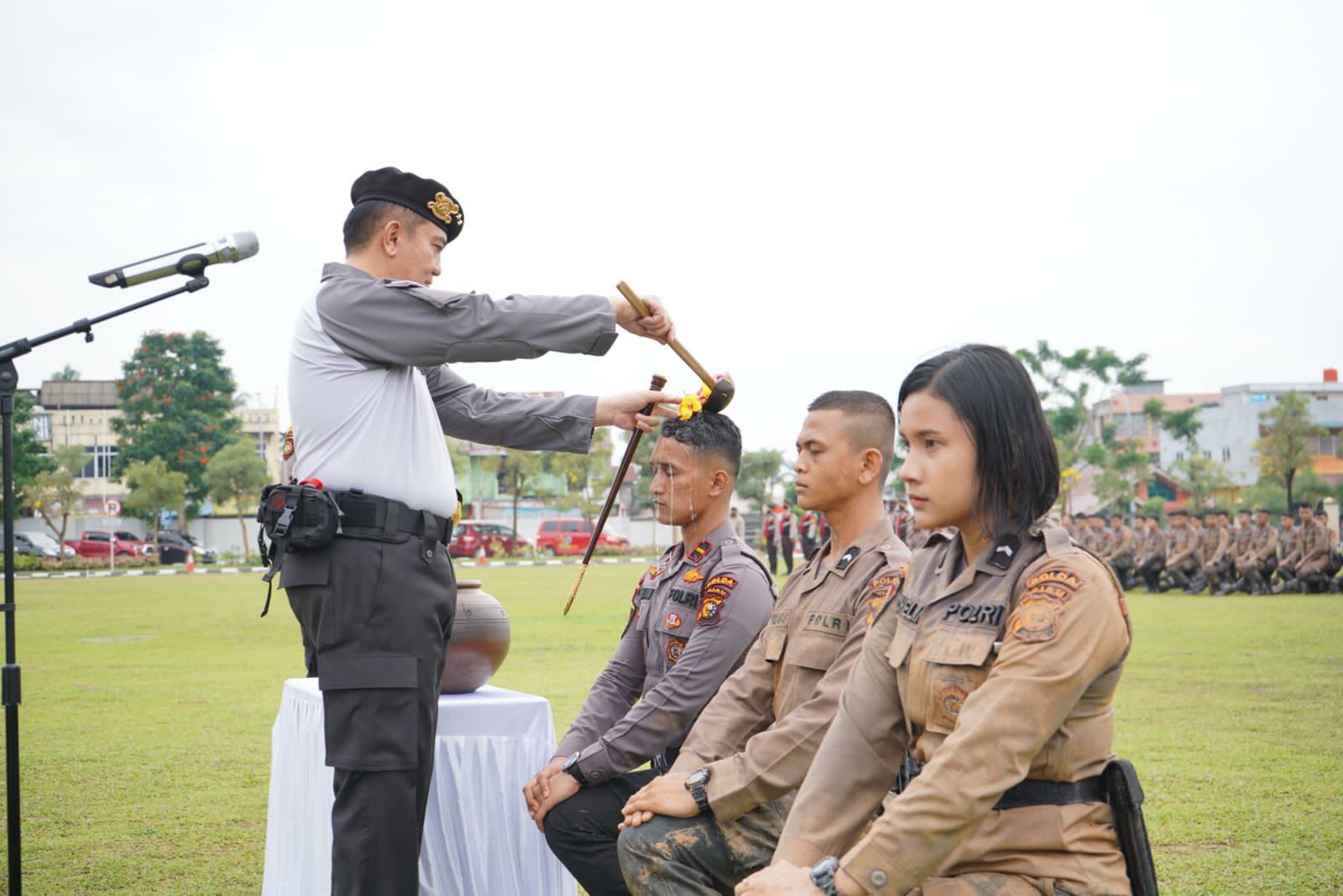 Pembaretan Perwira dan Bintara Remaja Ditsamapta, Kapolda Riau Pesan Harus Jadi Polisi Sabar