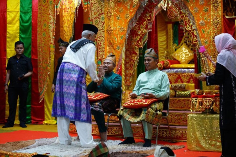 Gubri Abdul Wahid Disambut Syukuran LAM Inhil: Komitmen Jaga Adat Melayu Riau