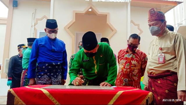 Kunker ke Rohil, Kakanwil BPN Riau, Hadiri Peresmian Musholla dan Launching PLM