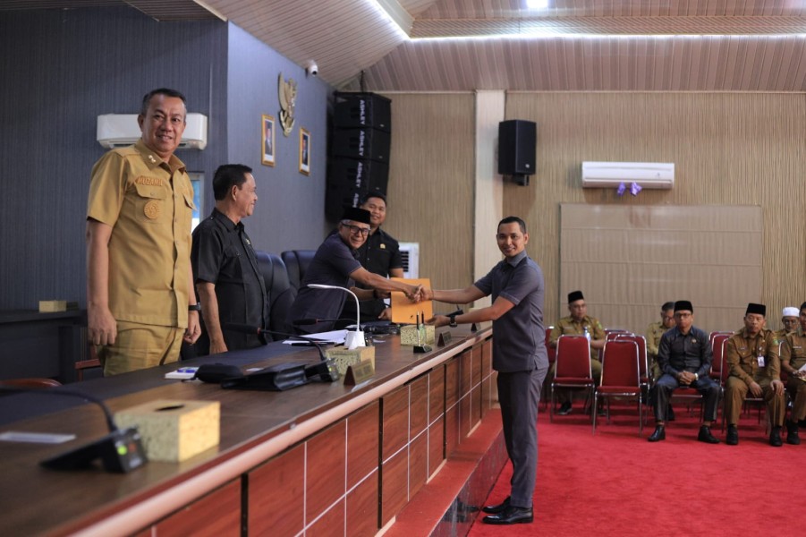 Fraksi DPRD Kepulauan Meranti Sampaikan Pandangan Umum LKPJ Bupati Tahun 2024