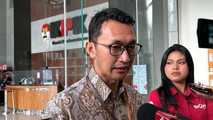 KPK Periksa Plt Gubernur Riau SF Hariyanto Bersama 15 Pejabat Lainnya