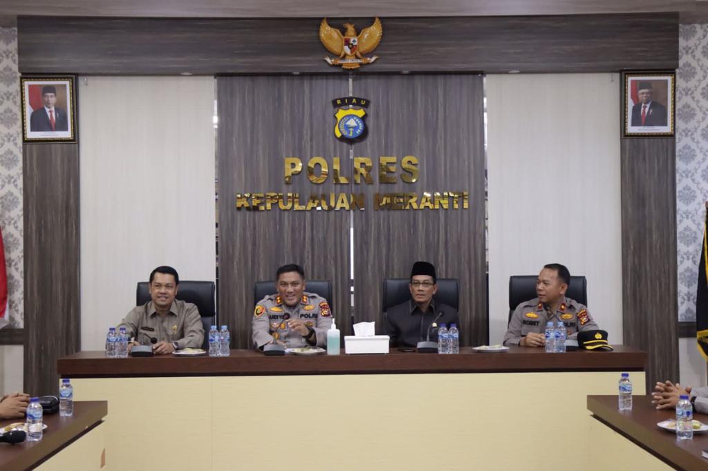 Kapolres AKBP Andi Yul Sambut Baik Kunjungan Silahturahmi Ketua DPRD Meranti