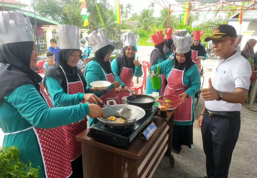 Meriah, Kegiatan Lomba Memasak Ibu PKK di Kantor Desa Banglas