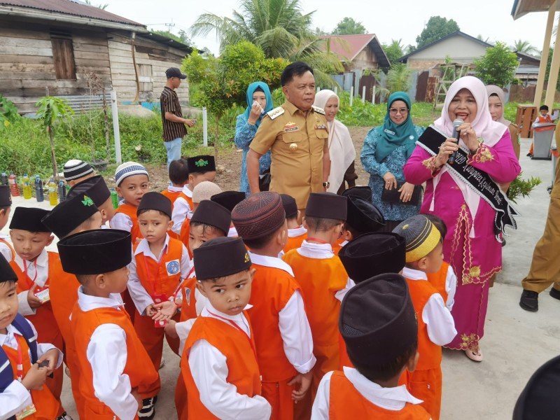 Bupati Asmar Pastikan Masa Pengenalan Lingkungan Sekolah Menyenangkan