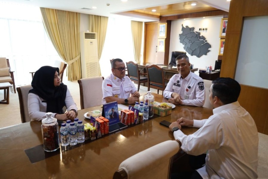Kemenkumham dan Pemprov Riau Bahas Strategi Pembinaan Hukum Daerah