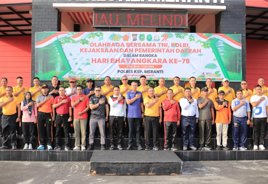 Wabup Muzamil Ikuti Olahraga Bersama Forkopimda di Mako Polres Kepulauan Meranti