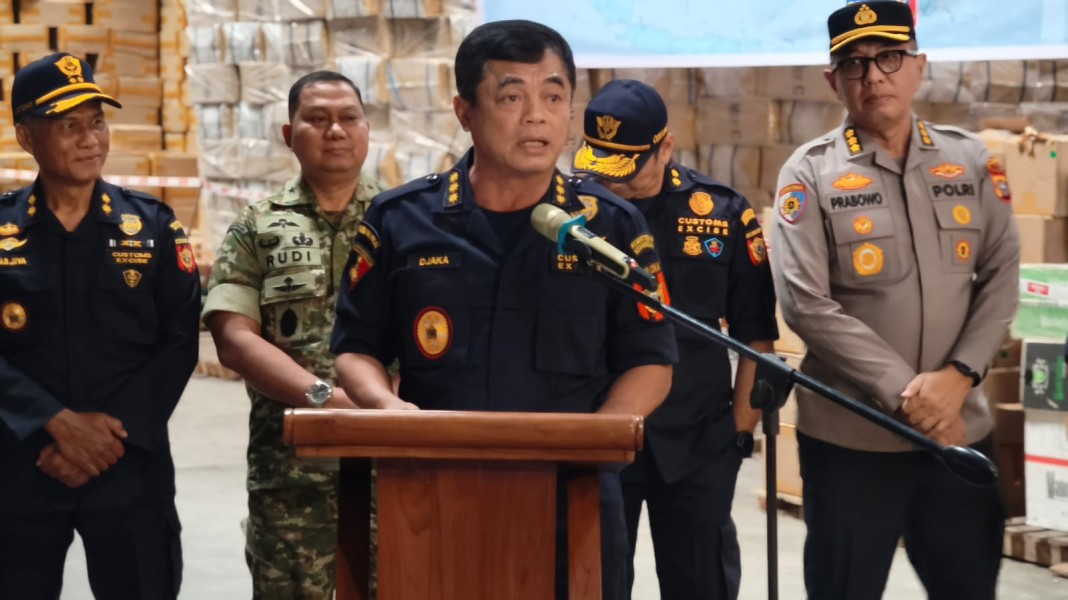Dirjen Bea dan Cukai Grebek Gudang Penimbunan Rokok Ilegal Rp300 Miliar di Pekanbaru