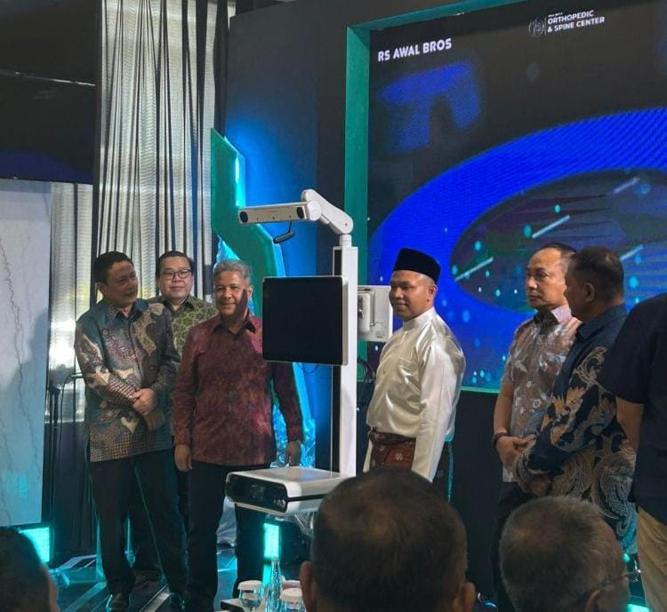 RS Awal Bros Resmikan Bedah Ortopedi Robotik Pertama di Sumatera