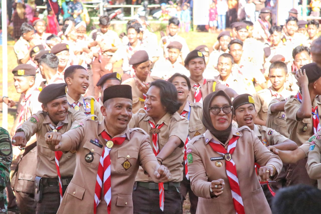 Buka Perkemahan Kwarcab Meranti, Bupati Ingin Seluruh SD dan SMP Ikut Gerakan Pramuka