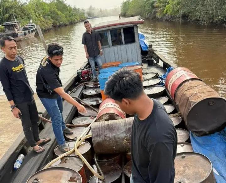 Polda Riau Ungkap Kejahatan Ekonomi BBM Subsidi di Pelalawan dan Inhil