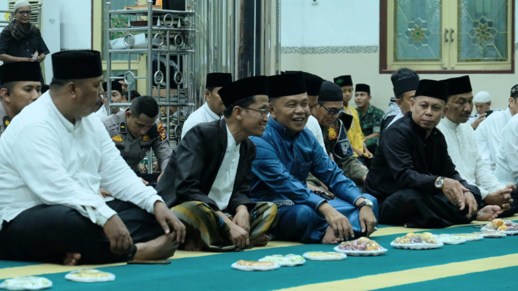 Wabup Asmar Hadiri Peringatan Nuzul Quran di Masjid Agung Darul Ulum