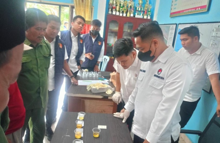 Cek Urine di Desa Jangkang, Oknum Linmas Positif Narkoba, Pemasok Langsung Diciduk!