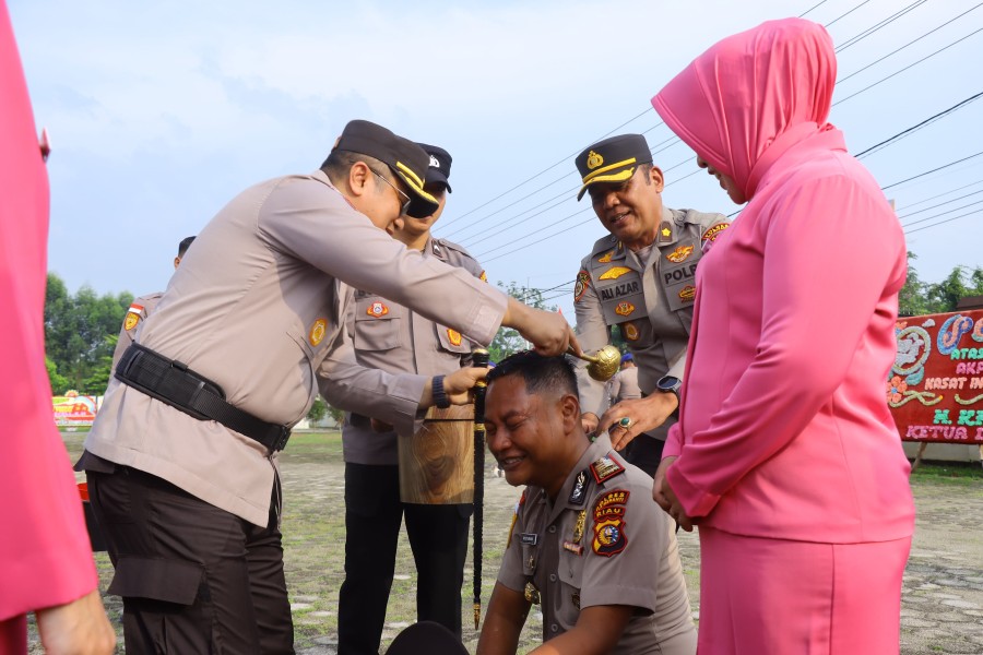 27 Personel Polres Kepulauan Meranti Naik Pangkat, Kapolres: Jadikan Motivasi Tingkatkan Pengabdian