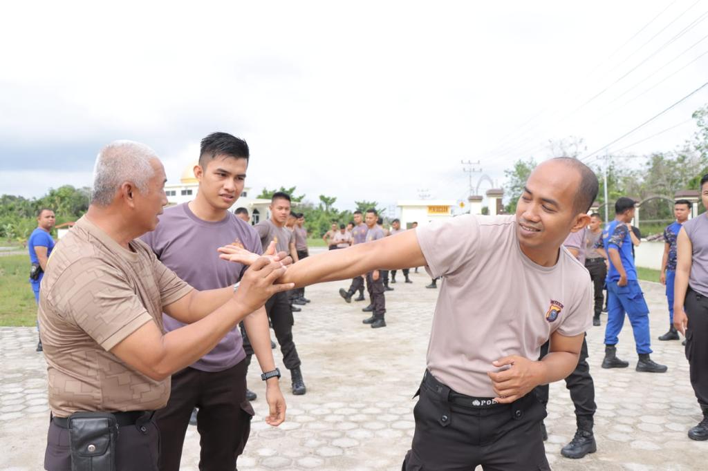 Polres Kepulauan Meranti Gelar Rutinitas Latihan Beladiri Polri