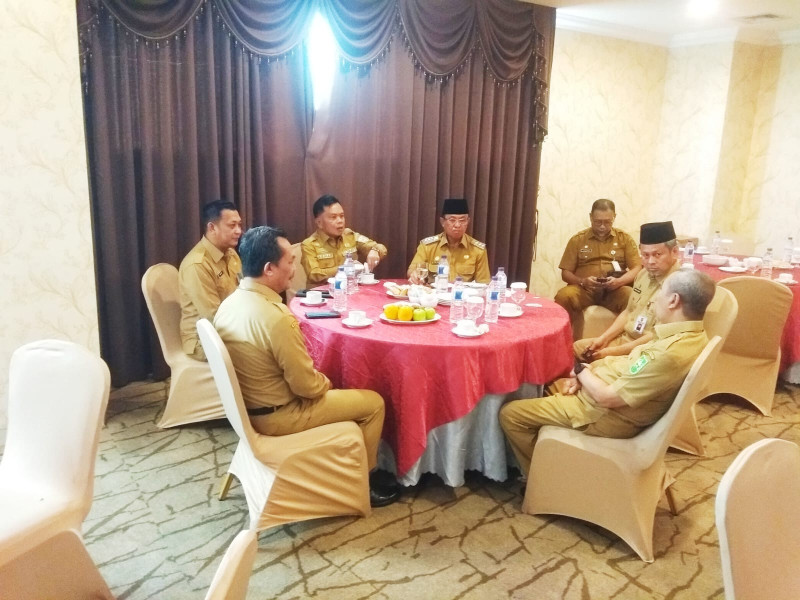 Plt Bupati Asmar Ikuti Rakor Bersama Gubernur Riau