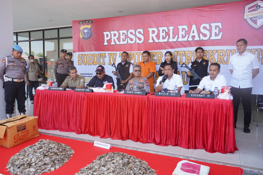Polda Riau Gagalkan Penjualan 41 Kg Sisik Trenggiling dari Sumatera Utara