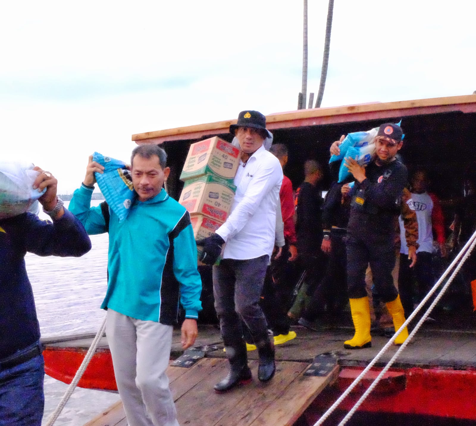 Pemkab Kepulauan Meranti Kembali Bantu Warga Terdampak Banjir di Rangsang Barat