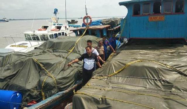 Direktorat Polisi Air Polda Riau Amankan Dua Kapal di Kepulauan Meranti