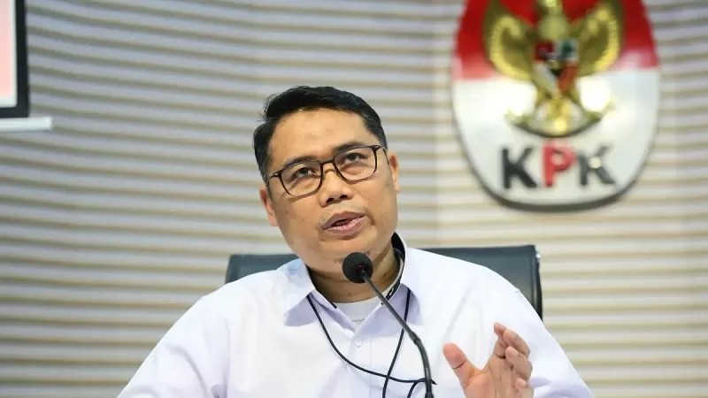 Terjaring OTT KPK, Bupati dan Sekda Cilacap Jadi Tersangka Pungutan THR untuk Forkopimda