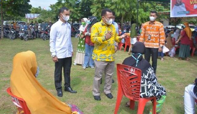 OJK Riau Bersama Kadin Kampar Gelar Vaksinasi Massal